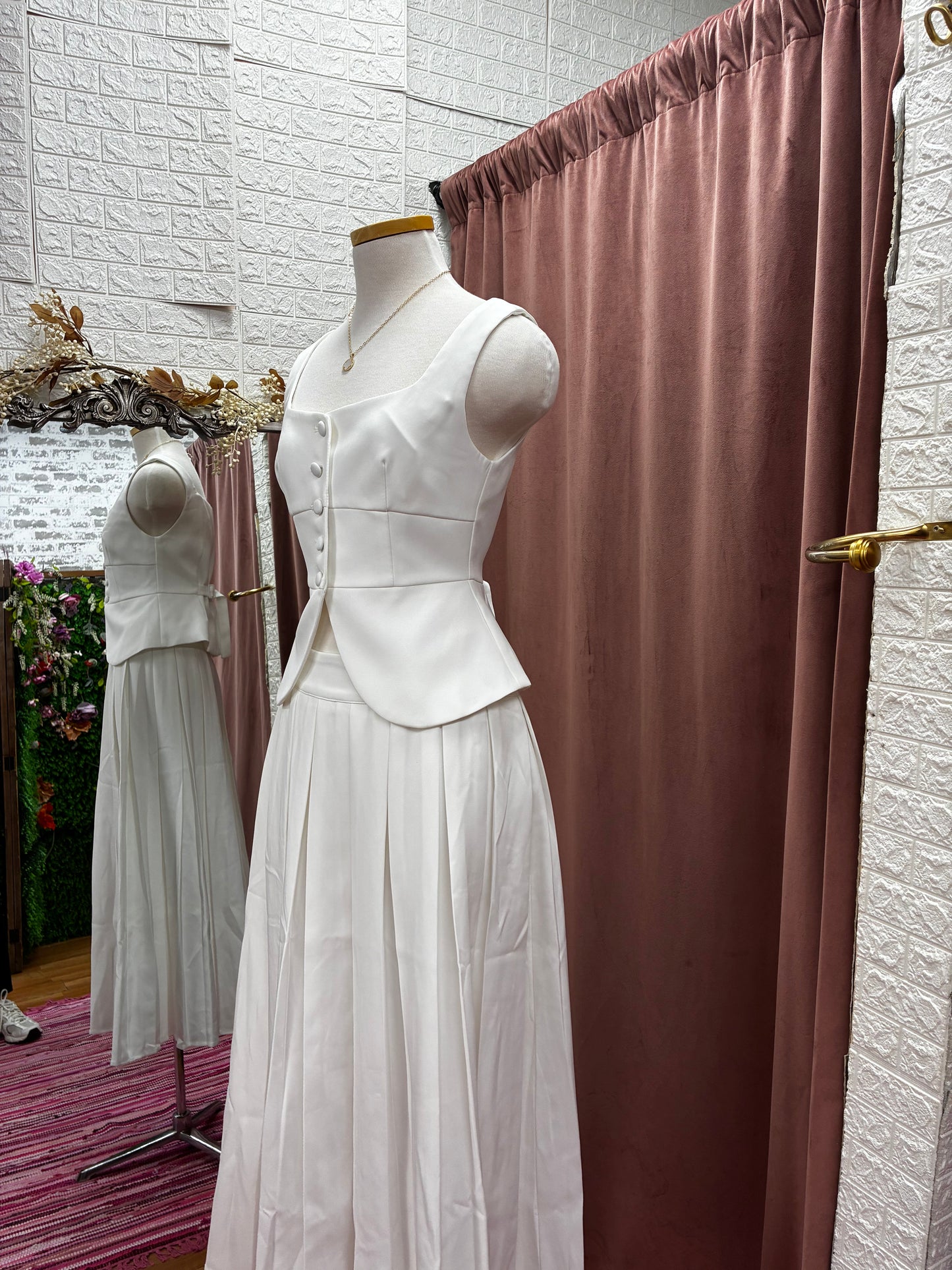 Blouse and long skirt white set