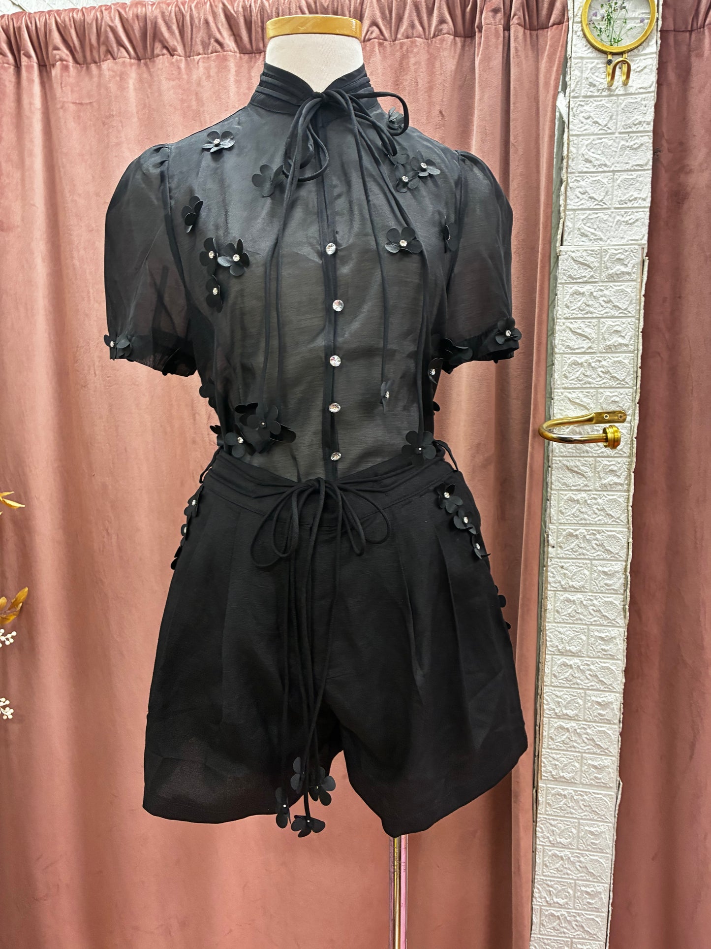 Black set