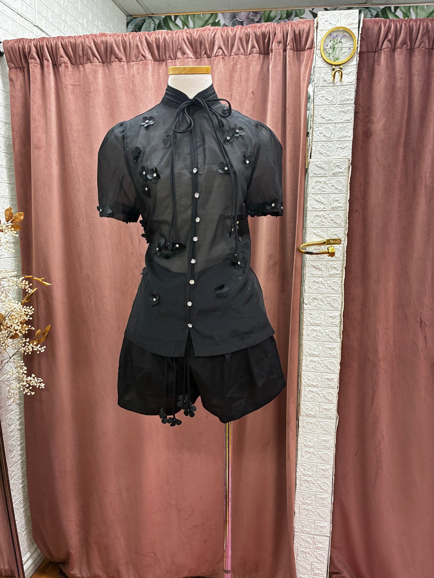Black set