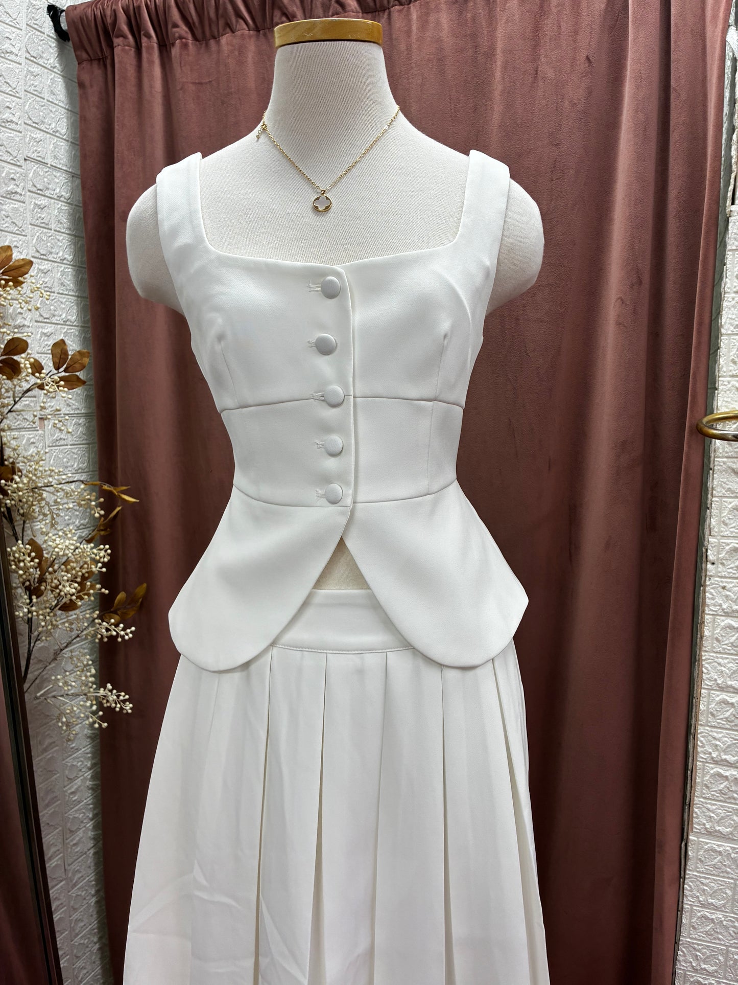 Blouse and long skirt white set