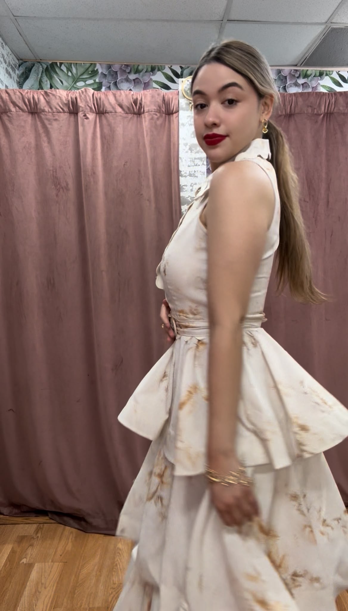 Pétalos Dorados dress