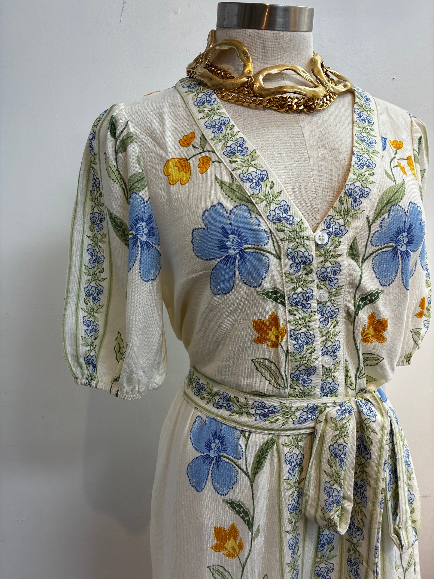 Jumpsuit with blue flowers 💙🧡
