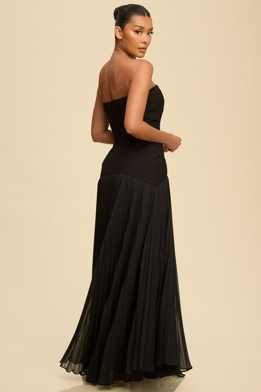 The Noir Élégance Gown